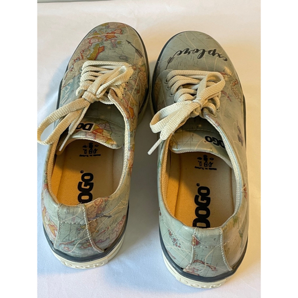 Dogo gray world map sneakers women’s Size 38 euro or US 7.5, flat cute kitsch - Picture 5 of 9